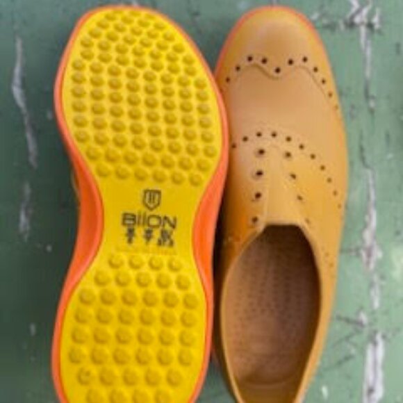 BIION Spikeless Women's Golf Shoes - Picture 1 of 7